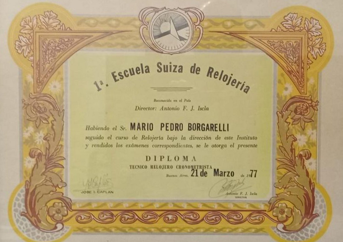 Diploma de Técnico Relojero Cronometrista otorgado a Mario Pedro Borgarelli por la 1.ª Escuela Suiza de Relojería, Buenos Aires, 21 de marzo de 1977