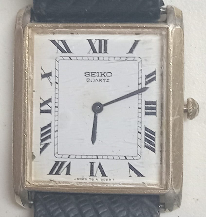 Reloj SEIKO antiguo restaurado y funcionando, después del trabajo en el taller